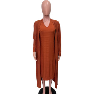 ชุดเดรสคอวีเข้ารูปลายทางแฟชั่นชุดเดรสผู้หญิงสองชิ้นสีล้วน - Product Image 3