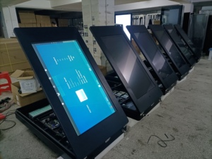 จอแสดงผลดิจิทัลแบบติดผนังกลางแจ้งขนาด 43/55/65 นิ้ว ระบบสัมผัสหน้าจอ LCD กันน้ำ IP65 พร้อม SDK ระบบคลาวด์ สำหรับห้างสรรพสินค้า รุ่น MWE76 - Product Image 5