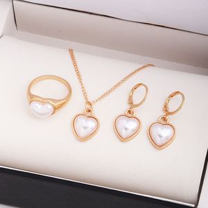 Conjunto de Collar, Pendientes y Anillo de Oro de Moda con Colgante de Corazón, Joyería de Regalo para Mujer - Product Image 5