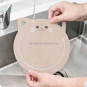 Alfombrilla Antideslizante de Silicona con Diseño de Dibujos Animados para Placas de Inducción, Fabricada con Tela de Fibra de Vidrio - Product Image 3