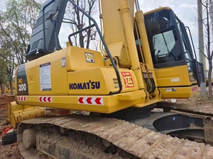 Excavatrice Komatsu PC200 d'occasion, modèle 2020, poids opérationnel de 12,5 tonnes, composants essentiels inclus, rapport fourni, à bon prix - Product Image 3