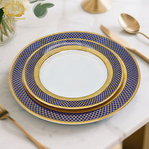 10.5 pouces avec assiette <span class=keywords><strong>de</strong></span> <span class=keywords><strong>service</strong></span> en <span class=keywords><strong>porcelaine</strong></span> <span class=keywords><strong>de</strong></span> qualité supérieure <span class=keywords><strong>de</strong></span> 8 pouces avec détails en or fabriqués à la main pour un élégant buffet <span class=keywords><strong>de</strong></span> <span class=keywords><strong>service</strong></span> <span class=keywords><strong>de</strong></span> restauration - Product Image 1