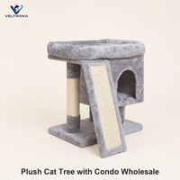 Arbre à chat en peluche avec niche, petite tour de jeu pour chats d'intérieur, griffoir en fausse fourrure douce avec rampe en sisal