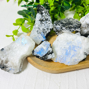 Espécimen <span class=keywords><strong>de</strong></span> cristal <span class=keywords><strong>en</strong></span> <span class=keywords><strong>bruto</strong></span> natural al por mayor <span class=keywords><strong>piedra</strong></span> <span class=keywords><strong>de</strong></span> cristal curativa <span class=keywords><strong>piedra</strong></span> lunar azul <span class=keywords><strong>en</strong></span> <span class=keywords><strong>bruto</strong></span> para la decoración del hogar - Product Image 5