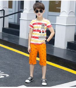 Compras en Línea: Conjunto de Ropa para Bebé Niño, Camiseta de Manga Corta con Letras a Rayas y Pantalones Cortos Estampados - Product Image 2