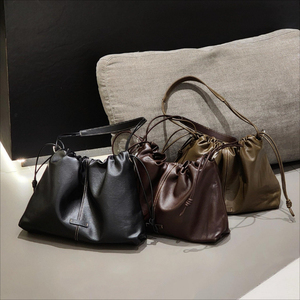 Sac fourre-tout souple en cuir <span class=keywords><strong>de</strong></span> vachette grande capacité, style vintage minimaliste, tendance, pour femme professionnelle, idéal pour le quotidien et les trajets. - Product Image 1