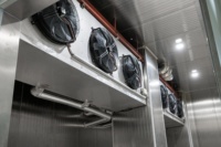 Chambre froide industrielle pour un refroidissement rapide et la transformation des aliments surgelés