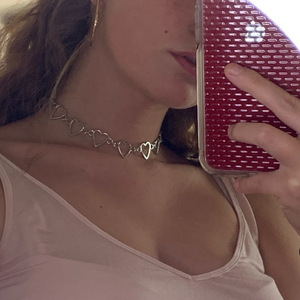 Collar <span class=keywords><strong>de</strong></span> aleación <span class=keywords><strong>de</strong></span> cadena <span class=keywords><strong>de</strong></span> clavícula <span class=keywords><strong>de</strong></span> corazón chapado en oro para mujer joyería al por mayor gargantilla <span class=keywords><strong>de</strong></span> corazón <span class=keywords><strong>de</strong></span> <span class=keywords><strong>amor</strong></span> dulce hueco <span class=keywords><strong>de</strong></span> moda para niñas - Product Image 4