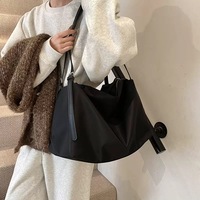 Tas Tote Olahraga Kasual Ringan Tahan Air Bahan Nylon Kapasitas Besar Gaya Vintage Wanita Modis Terbaru 2026 untuk Penggunaan Sehari-hari