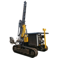 Machine de forage diesel-hydraulique de haute qualité pour piquetage rapide de PV, adaptée à divers projets solaires, dotée d'un moteur, d'une pompe et d'un moteur principal.