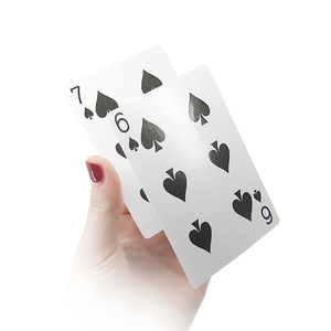 フライングマジックトランプトリックフローティングカードを習得しやすい - Product Image 1