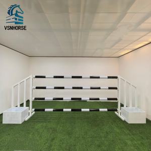Ensemble <span class=keywords><strong>de</strong></span> barrières et <span class=keywords><strong>de</strong></span> rails <span class=keywords><strong>de</strong></span> saut d'obstacles professionnels pour l'entraînement quotidien et la pratique en arène équestre - Product Image 1