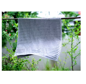 Serviette à cheveux super absorbante et à séchage rapide avec une texture de tissu douce, parfaite pour les cheveux bouclés, raides, épais et fins - Product Image 2