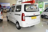 Mini-bus Wuling Hongguang V 7 places 5 portes à usage commercial, Euro 5, en stock pour les opérateurs de transport de passagers urbains