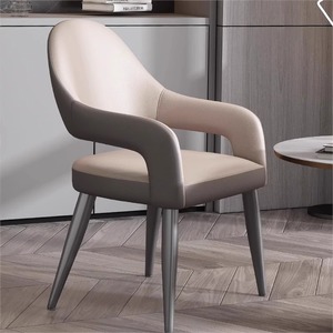 Chaise de salle à manger en cuir de style italien, design moderne rembourré, pour la salle à manger à domicile, usage adulte - Product Image 1