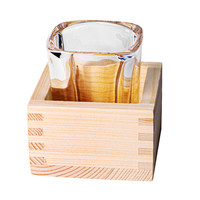 Boîte Masu carrée en bois artisanale avec ensemble de verres à spiritueux, tasse à saké en bois de cèdre de qualité alimentaire pour service en restaurant