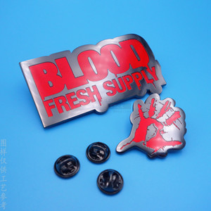 Insignia de metal esmaltado con diseño 3D de mariposa de forma irregular, color níquel negro, para suministro de sangre, diseño fresco - Product Image 1
