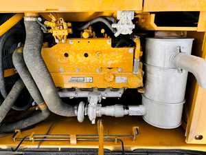 รถขุดตีนตะขาบไฮดรอลิก20ตัน320D2หนอนผีเสื้อใช้แล้วพร้อมส่วนประกอบมอเตอร์ & เกียร์โมเดล2015 - Product Image 5