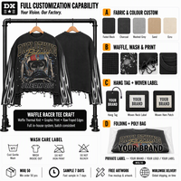 T-shirt à manches longues noir délavé personnalisé en tissu gaufré 280 g/m² avec imprimé graphique Racer et manches effet flamme, ourlet effiloché brut, style streetwear OEM ODM