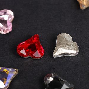 Strass 3D en forme de cœur colorés pour nail art, 8x9mm, dos plat, accessoires de bijoux DIY scintillants - Product Image 4