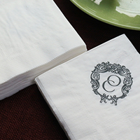 Serviettes en papier personnalisées avec monogramme imprimé et agitateurs à boisson en acrylique assortis, ensemble de décoration de table de cocktail pour mariage