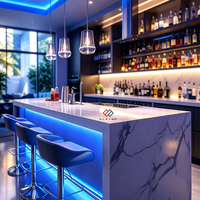 Meubles de fête de style décoration intérieure moderne avec éclairage LED coloré, comptoirs de bar au design tendance en marbre artificiel