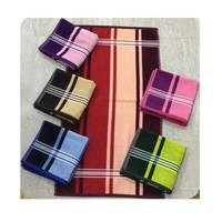 Serviettes en tissu éponge rayées confortables et riches en fibres, 100 % coton, fil recyclé, pour une expérience post-bain douillette, douces et absorbantes, vente en gros