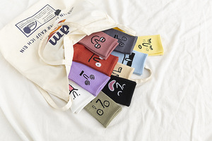 Stock Personnalisé <span class=keywords><strong>Visage</strong></span> Drôle Imprimé Long Crew Tube <span class=keywords><strong>Chaussettes</strong></span> pour Hommes Femmes Coton de Qualité pour la Saison d'Automne Commande Minimum 10 Paires - Product Image 4