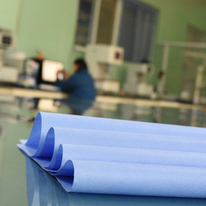 قماش غير منسوج عالي الجودة مضاد للكهرباء الساكنة ومقاوم للماء 35 جرام/متر مربع 45 جرام/متر مربع <span class=keywords><strong>SMS</strong></span> SMMS SMMSS لملاءات الأسرة الطبية - Product Image 2