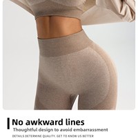 Ensemble de yoga 2 pièces sans couture en maille pour femme, soutien-gorge dos croisé et leggings taille mi-haute froncés aux fesses, logo personnalisé, faible MOQ, vente en gros fitness