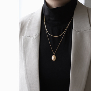 Colgante Oval de acero inoxidable antialérgico chapado en oro de 18K, collar de Estrella del Norte de doble capa, libre de deslustre - Product Image 2