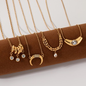 Collar con Forma de Luna Chapado en Oro con Engaste de Zirconia, Cadena Corporal de Moda para Uso Diario, Diseño Geométrico Multicapa - Product Image 3