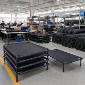 Cama elevada para perros para acampar en el desierto, con estructura de metal negro y malla, cama elevada para mascotas para viajes y descanso de <span class=keywords><strong>Vizsla</strong></span> - Product Image 3