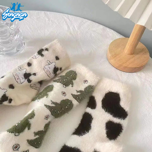 Đáng Yêu Dày Ấm Crew Vớ San Hô Lông Cừu Phim Hoạt Hình Mô Hình Jacquard Vớ Phụ Nữ Có Khuôn Mẫu Vớ - Product Image 3