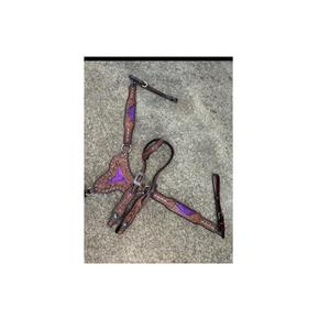 Juego de tachuelas moradas de cuero de alta durabilidad para montar en el oeste, perfecto para uso en rodeo, incluye tocado de caballo completo y riendas - Product Image 3