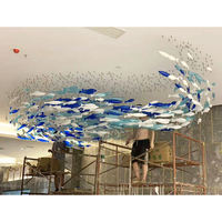 Éclairage décoratif personnalisé lustre en verre bleu océan Art moderne poisson lampes suspendues en verre pour le hall de l'hôtel