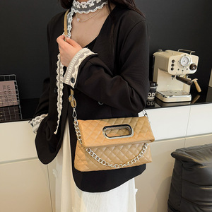 Bolso de Hombro y Bandolera de Diseño Exclusivo para Mujer, Primavera, con Correa Única, Cierre de Cremallera, PU Acolchado, Cadenas, Estilo Urbano y Sencillo - Product Image 4