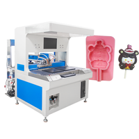 Nieuwe commerciële automatische 4-kleuren dubbelstation visuele fruit- en melkdessertdecoratiemachine voor het maken van chocolade snoepjes