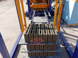 Chất Lượng Cao Đầy Đủ Tự Động Bê Tông Xi Măng Khối Rỗng Gạch Interlock Paver Làm Giá Máy Gạch Lồng Vào Nhau Máy - Product Image 4