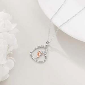 BELLE WORLD Collana con Ciondolo a Cuore Rotante Bicolore con Diamanti per Donne, Stile Europeo e Americano - Product Image 3