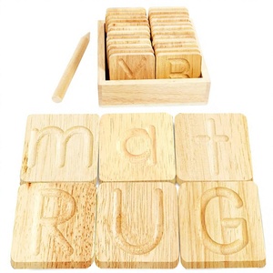 แผ่นไม้ฝึกเขียนตัวอักษรแบบมอนเตสซอรี่ พร้อมปากกาสำหรับเด็กเล็ก - Product Image 4