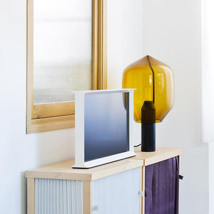 Lampe <span class=keywords><strong>de</strong></span> table sculpturale <span class=keywords><strong>de</strong></span> style contemporain, base en marbre, verre teinté ambré, forme cylindrique haute, lampe <span class=keywords><strong>de</strong></span> table unique en forme <span class=keywords><strong>de</strong></span> <span class=keywords><strong>phare</strong></span> - Product Image 2