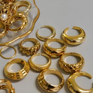 Bagues de couple personnalisées en acier inoxydable plaqué or 24K, 14K, 18K, étanches, style américain, et bagues chaîne cubaine en acier doré, bijoux en gros - Product Image 4