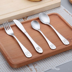 Ensemble de vaisselle pour enfants standard du marché européen 430 en acier inoxydable dessin animé petite cuillère couteau à dîner <span class=keywords><strong>fourchette</strong></span> pour la fête à la maison des enfants - Product Image 6