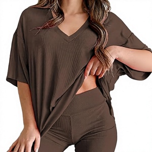 Conjunto de 2 piezas para mujer, bordado liso, top oversize con cuello en V y shorts de ciclista, ajuste holgado, ropa de dormir de verano, atuendo casual 95% - Product Image 1