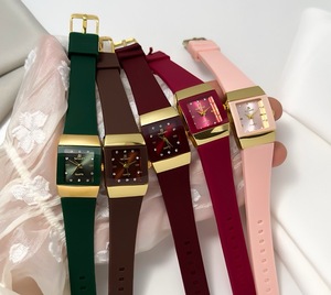 GS-01 Nuovo Orologio Quadrato Classico, Orologio da <span class=keywords><strong>Donna</strong></span> Retrò di Lusso con Cinturino in Silicone Impermeabile - Product Image 6