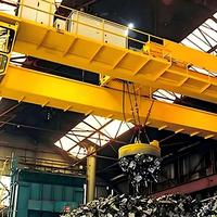 Grue à pont de 32 tonnes avec système magnétique pour la prévention de la rouille et de la corrosion, idéale pour les grandes usines de recyclage de ferraille