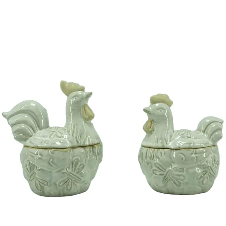 Wadah bumbu ayam jantan keramik dengan desain bantuan yang kompleks sempurna untuk jimat dapur Negara
