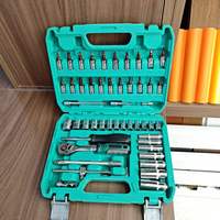 Tournevis et embouts de tournevis, clé à cliquet et douilles de 1/4 pouce, ensemble d'outils professionnels de 53 pièces.