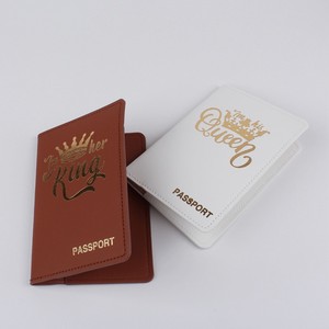 Funda para pasaporte de viaje, modelo de pareja encantadora, para avión - Product Image 4